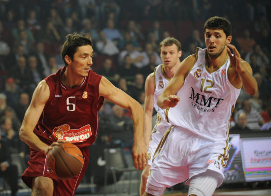 [NBA]伊森绝杀超时，杜兰特37分燃尽仍输球！火箭正朝着湖人反方向狂奔