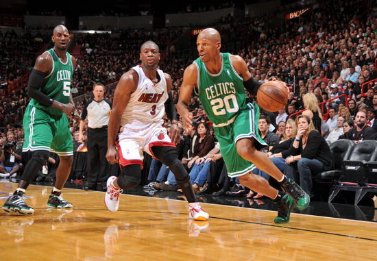 TA：菱形中场巩固了红军防守，伊萨克&埃基蒂克组合仍需磨合