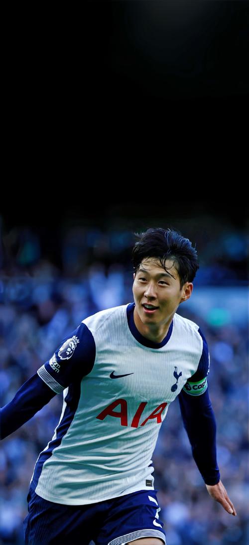 有点搞笑大卫-詹姆斯被撞到鼻子 塞进两团纸就上场罚球了