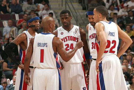 欧洲金靴实时榜单：莱万领跑 萨拉赫位列次席