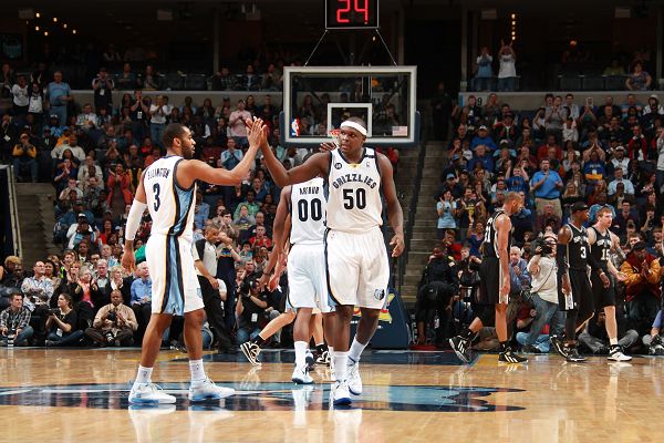 米体：米兰认为出局因迈尼昂&特奥失误，进前四孔塞桑可留任